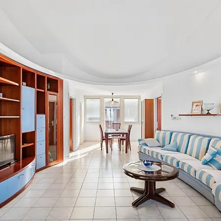 Blu With Sea View Apartment