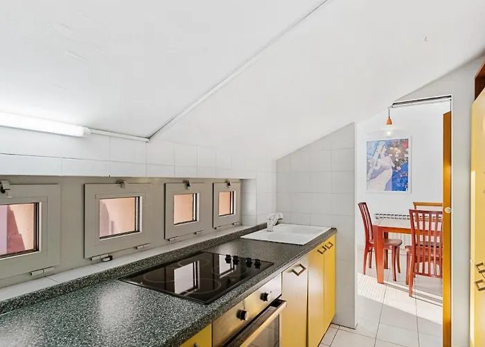 Blu With Sea View 아파트 우마그