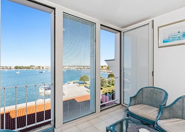 Apartman Blu With Sea View